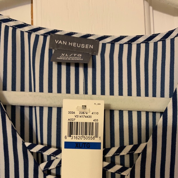 Blouse - Picture 2 of 2